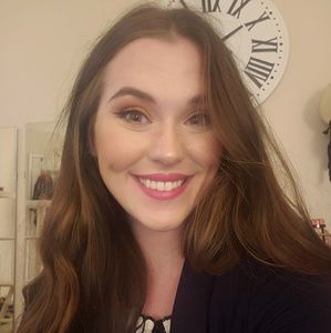 Meet your Posher, Alexis